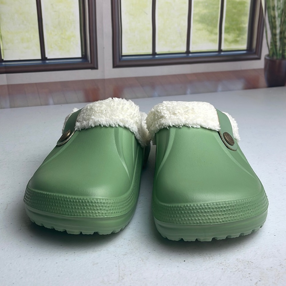 Women Crocs With Soft Insides